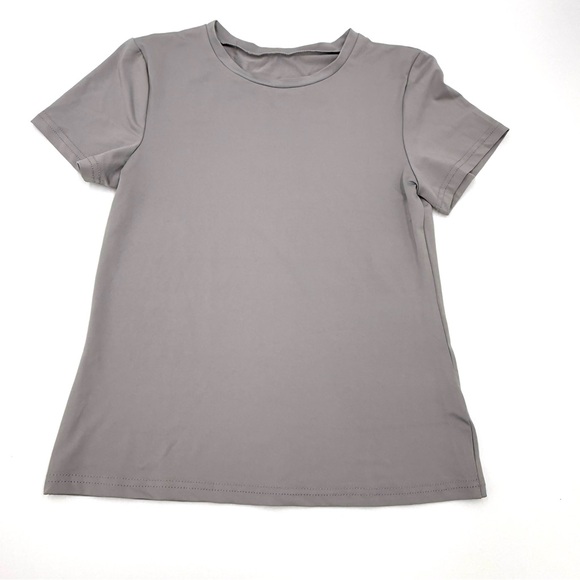 NIB Boy’s Unbranded Classic Gray Silky T-Shirt Size Medium - Picture 1 of 10